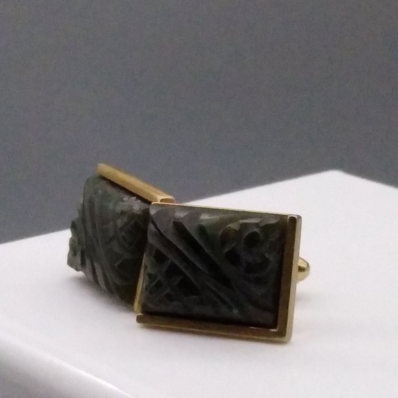 Vintage Anson Carved Jade Cufflinks, Gold Tone Squares with Dark Green Stones - Picture 2 of 5